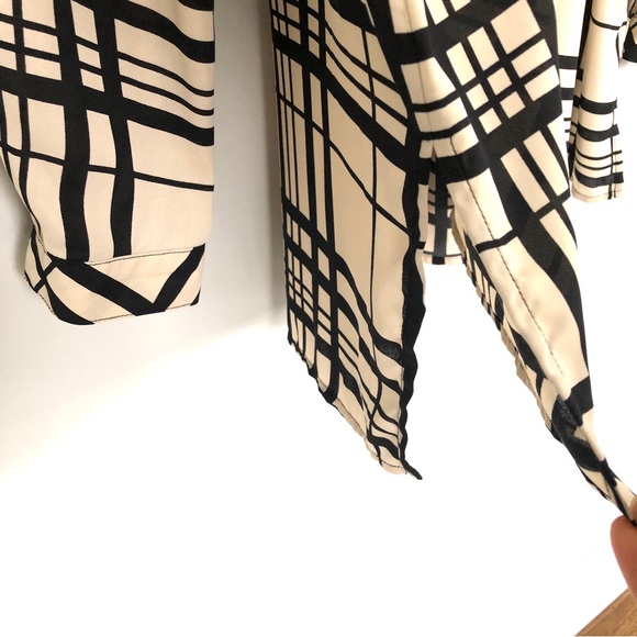 Susan Graver Printed Feather Weave Button Front Shirt, Size 16 - Picture 9 of 15